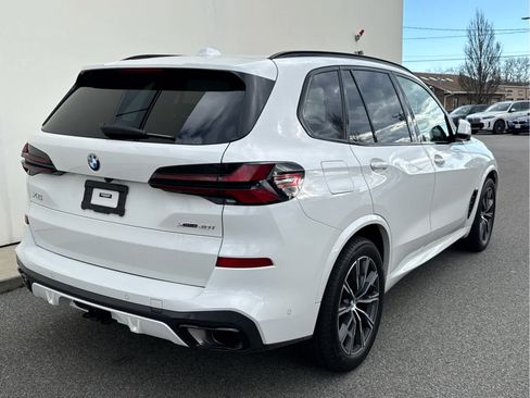 Used 2024 BMW X5 xDrive40i w/ M Sport Package AWD/4WD image 4