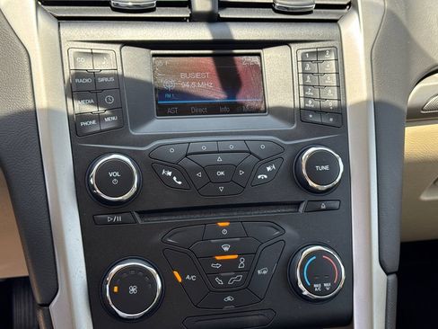 Used 2014 Ford Fusion SE FWD image 29
