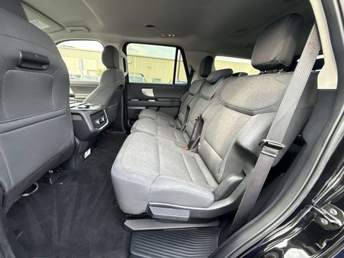 Used 2025 Ford Expedition Active AWD/4WD image 24