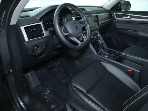 Certified 2023 Volkswagen Atlas SE image 19