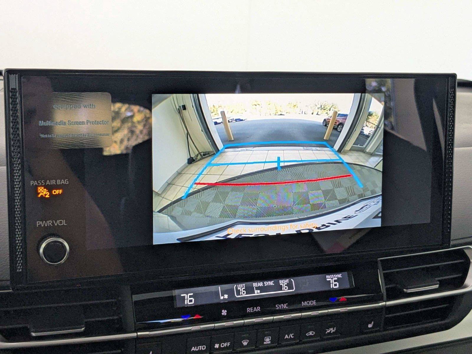 Certified 2025 Toyota Sienna XLE FWD image 20