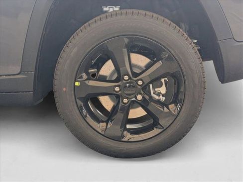 New 2025 Jeep Grand Cherokee L Limited w/ Black Appearance Package image 10