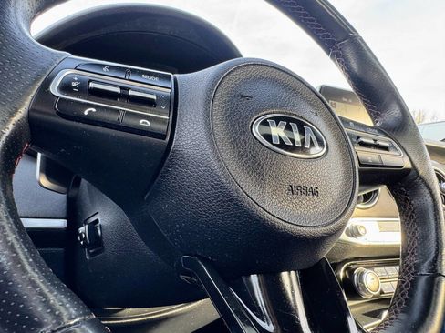 Used 2018 Kia Stinger GT2 image 29