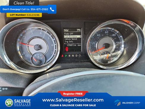 Used 2016 Chrysler Town & Country Touring FWD image 12