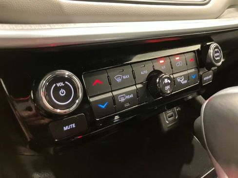 Used 2025 Jeep Compass Limited AWD/4WD image 40