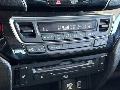 Used 2021 Honda Pilot Touring image 23