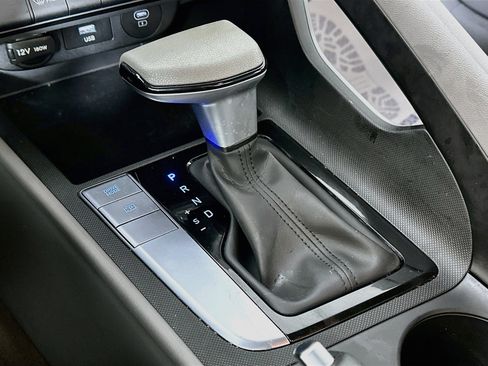 Certified 2024 Hyundai Elantra SEL FWD image 17