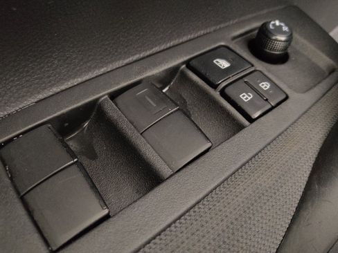 Used 2022 Toyota Corolla LE FWD image 27