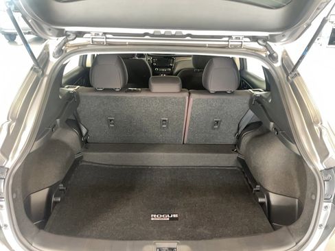 Used 2022 Nissan Rogue Sport S image 16