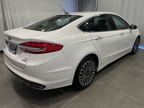 Used 2018 Ford Fusion SE w/ Fusion SE Technology Package AWD/4WD image 6