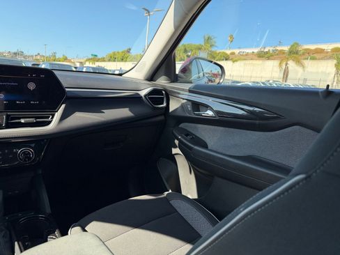 Used 2024 Chevrolet TrailBlazer LT w/ Driver Confidence Package image 33