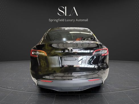 Used 2023 Tesla Model Y Long Range AWD/4WD image 5