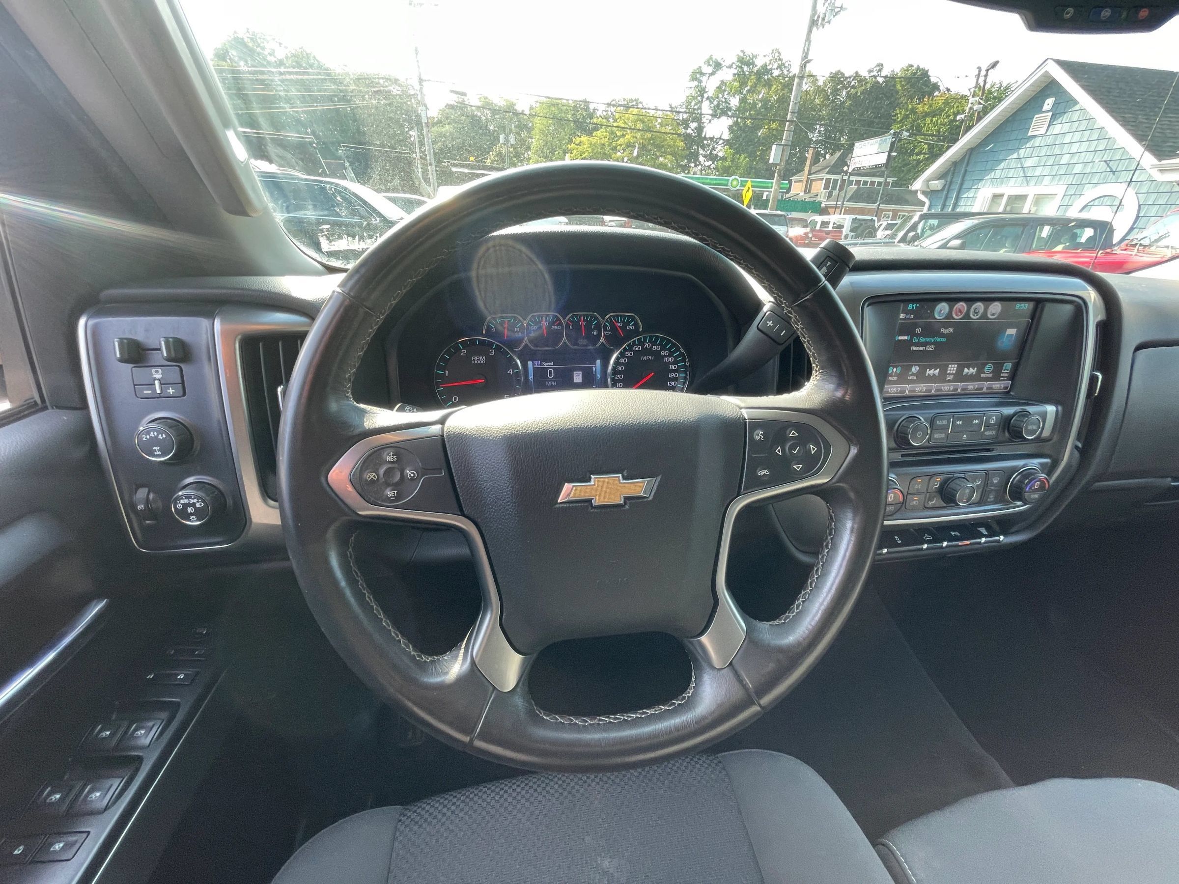 Used 2018 Chevrolet Silverado 2500 LT w/ LT Convenience Package AWD/4WD image 12