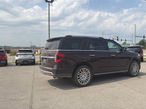 Used 2023 Ford Expedition Limited RWD image 5