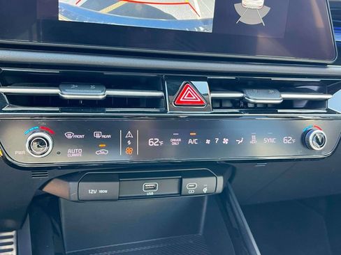 Used 2023 Kia Niro Wave w/ Wave Preserve Package FWD image 29