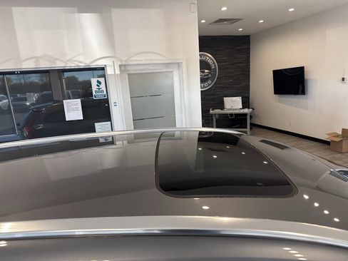 Used 2018 Volvo V60 T5 Cross Country Platinum image 17