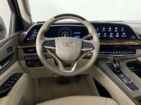 Used 2023 Cadillac Escalade Premium Luxury Platinum AWD/4WD image 29