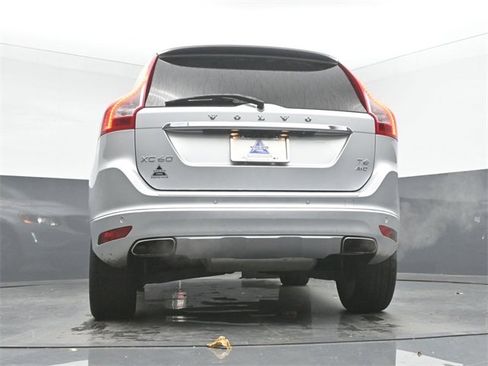 Used 2017 Volvo XC60 T6 Inscription w/ Climate Package image 15