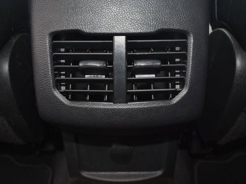 Used 2017 Ford Fusion SE image 32