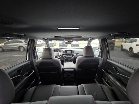 Used 2025 Honda Passport Black Edition image 23