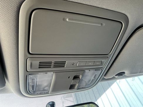 Used 2017 Honda Odyssey SE image 45