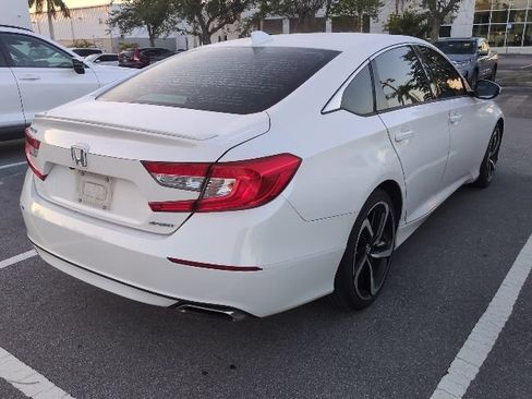 Used 2019 Honda Accord Sport image 2