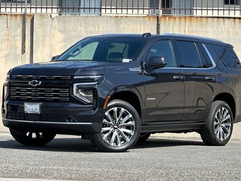 Used 2026 Chevrolet Tahoe High Country AWD/4WD image 8