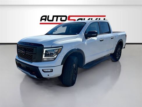 Used 2023 Nissan Titan PRO-4X w/ Pro-4x Convenience Package image 3