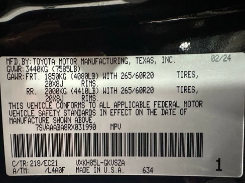 Used 2024 Toyota Sequoia SR5 w/ SR5 Premium Package AWD/4WD image 11