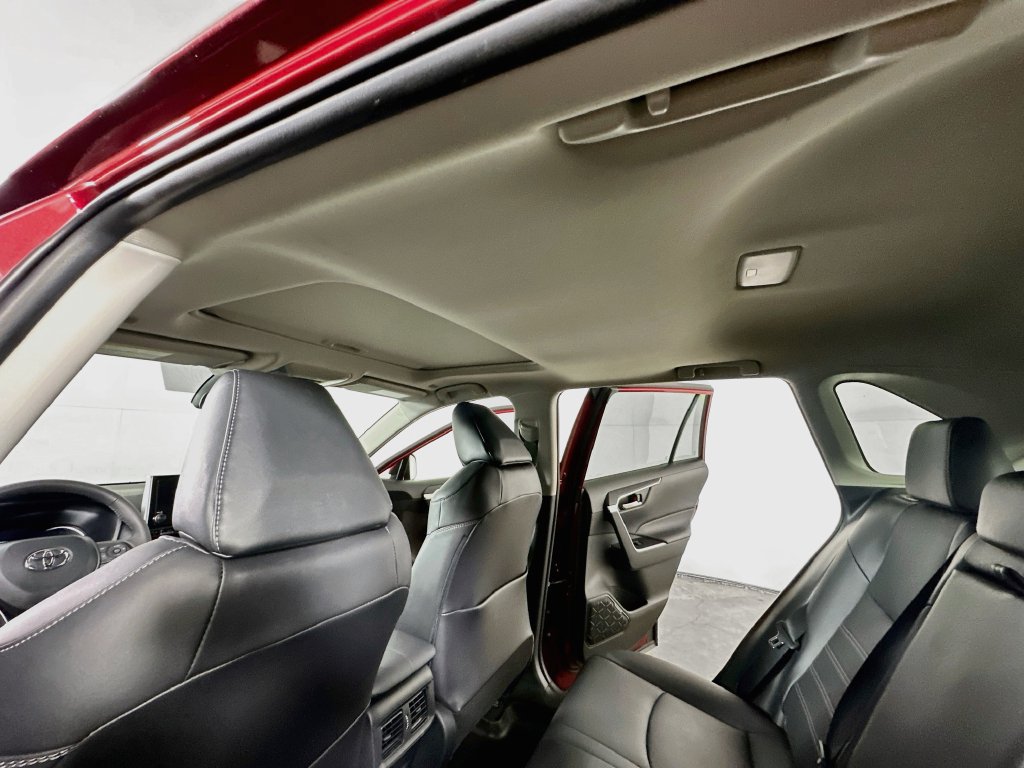 Used 2023 Toyota RAV4 XLE Premium FWD image 15