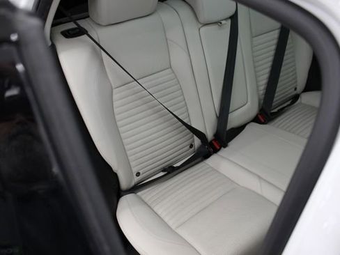 Used 2023 Land Rover Discovery Sport SE image 52