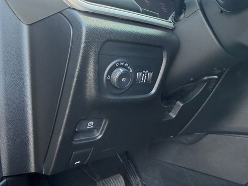 Used 2023 Jeep Grand Cherokee L Limited w/ Black Appearance Package AWD/4WD image 22