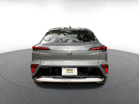 Used 2025 Buick Envista Sport Touring image 6