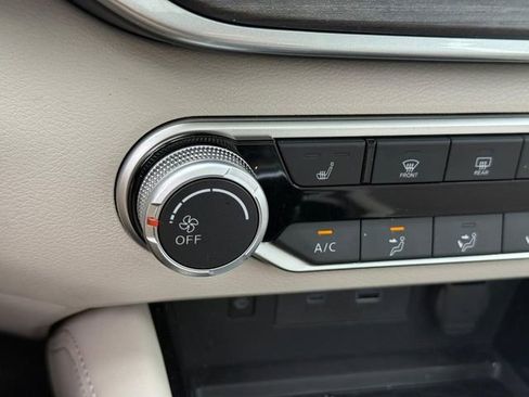 Used 2023 Nissan Altima 2.5 SV w/ SV Premium Package FWD image 25