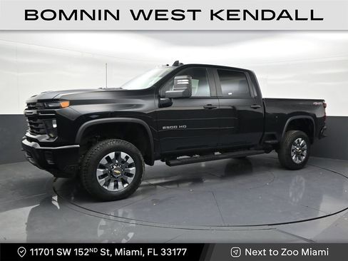 Used 2025 Chevrolet Silverado 2500 Custom w/ Custom Value Package AWD/4WD image 1