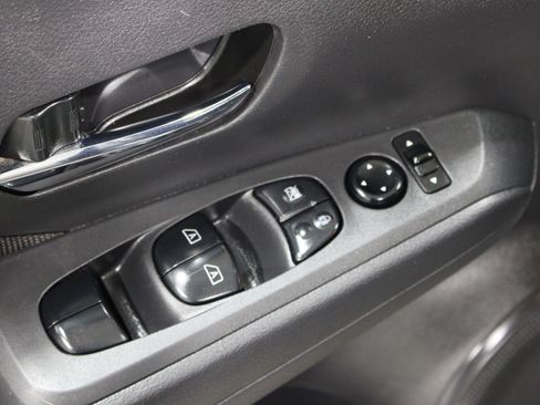 Used 2021 Nissan Kicks SV FWD image 6