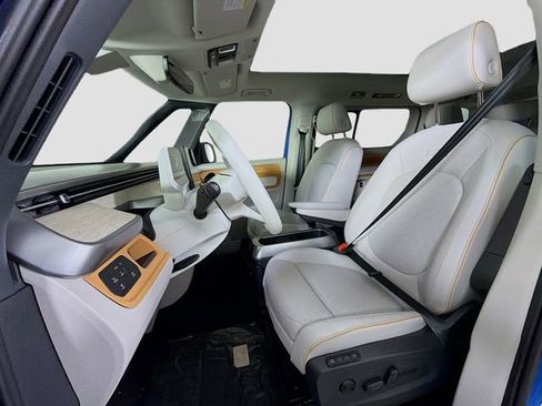 New 2025 Volkswagen ID. Buzz 1st Edition image 11
