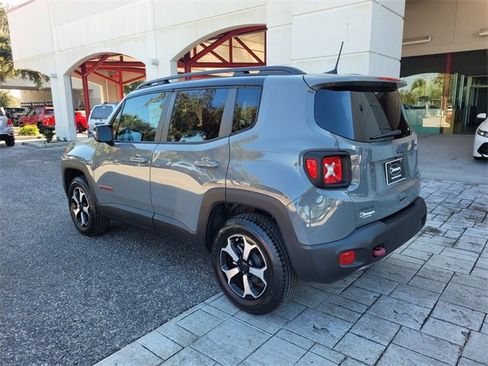 Used 2022 Jeep Renegade Trailhawk image 11