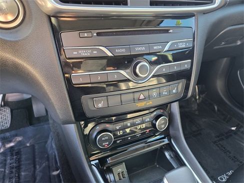Used 2019 INFINITI QX30 w/ Cargo Package image 27