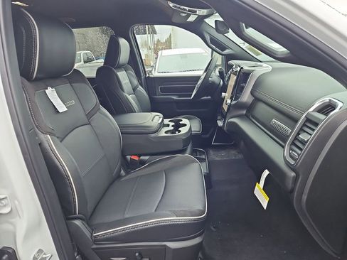 New 2026 RAM 2500 Laramie AWD/4WD image 16
