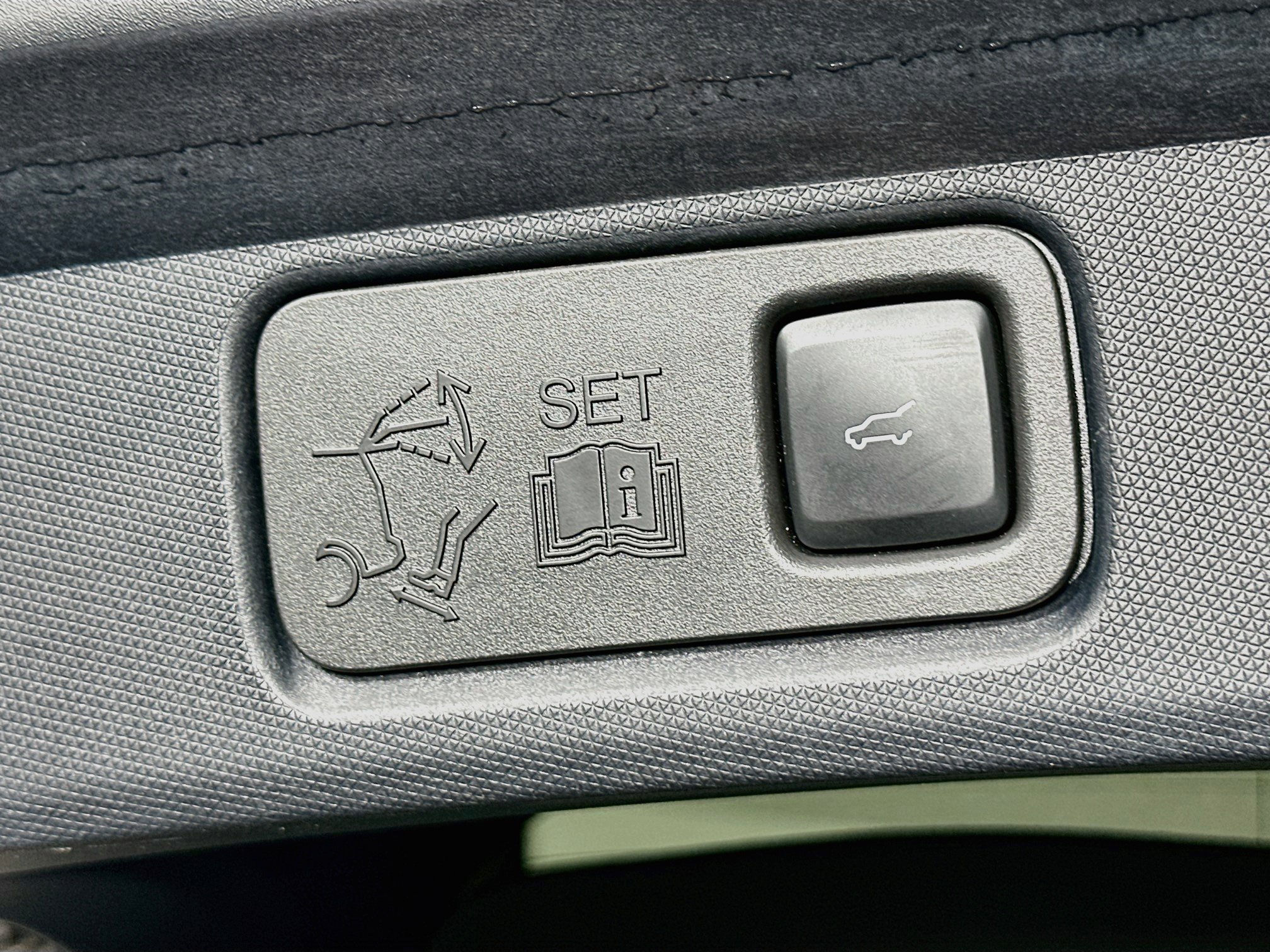 Used 2022 Ford Mustang Mach-E Premium AWD/4WD image 29