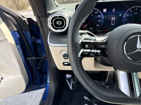 Used 2024 Mercedes-Benz CLE 300 4MATIC Cabriolet image 19