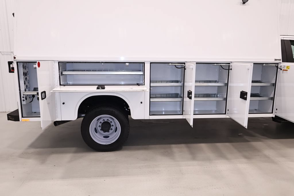 New 2026 Ford F550 4x4 Regular Cab Super Duty image 11