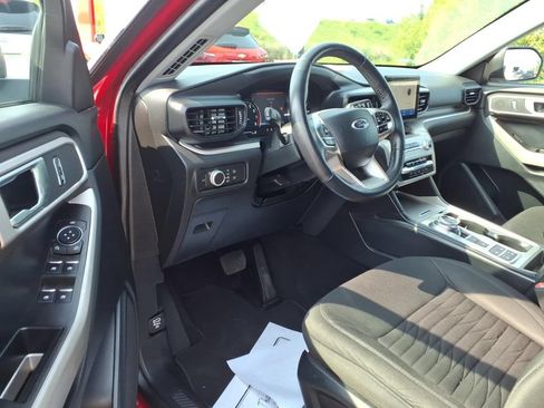 Used 2020 Ford Explorer XLT RWD image 6