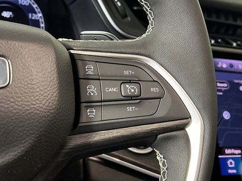 New 2025 Jeep Grand Cherokee Limited image 16