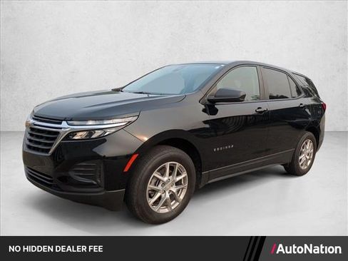 Used 2023 Chevrolet Equinox LS w/ LS Convenience Package AWD/4WD image 1