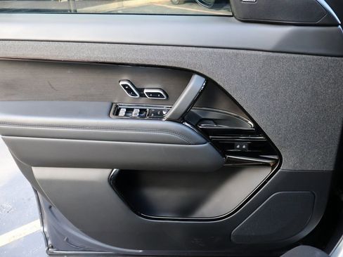 Used 2023 Land Rover Range Rover Sport SE image 36