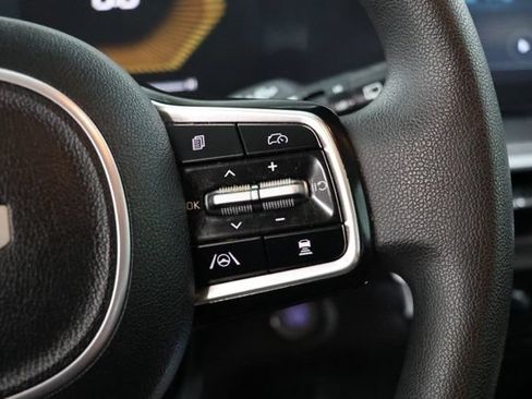 Used 2025 Kia Sorento LX FWD image 22