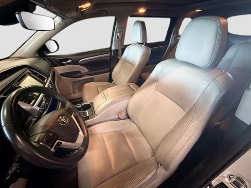 Used 2018 Toyota Highlander Limited Platinum AWD/4WD image 13