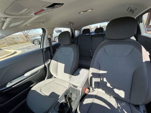 Certified 2025 Kia K4 LXS image 32